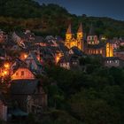 Conques zur blauen Stunde