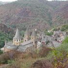 CONQUES.Costruito nel  XI° al XII° secoco.( agosto 2003-nel duro periodo della siccità)