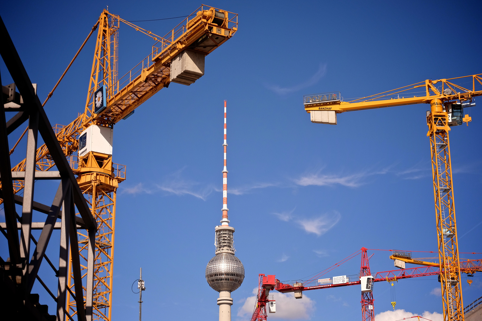 Construction time again versus Berlin TV tower