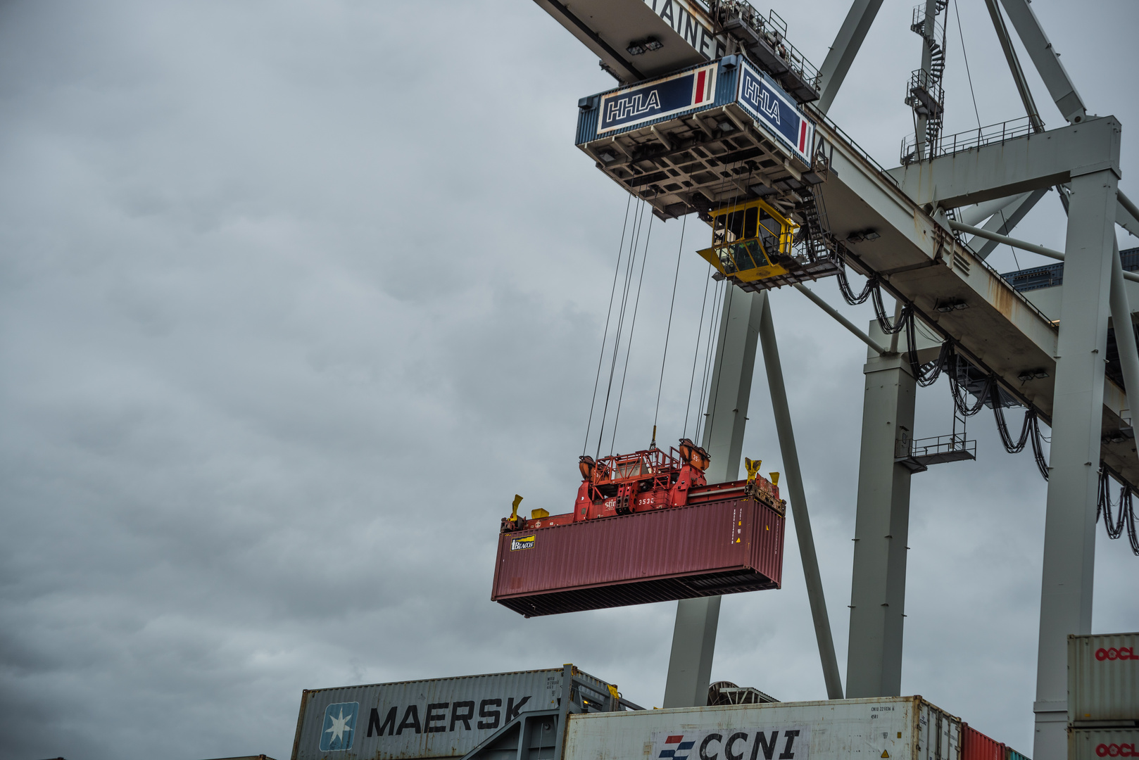 Container am Haken