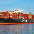 Container-Frachter "BARZAN" am 6.2.2018 abgehend Hamburg.......