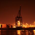 Containerbrücke am Abend