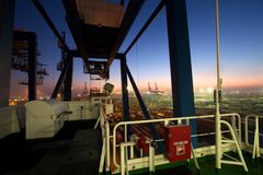 Containerbrücke im Hafen von Tilbury