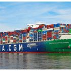 Containerfrachter "CMA CGM Champselysees"......