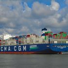 Containerfrachter "CMA CGM JACQUES SAADE" 