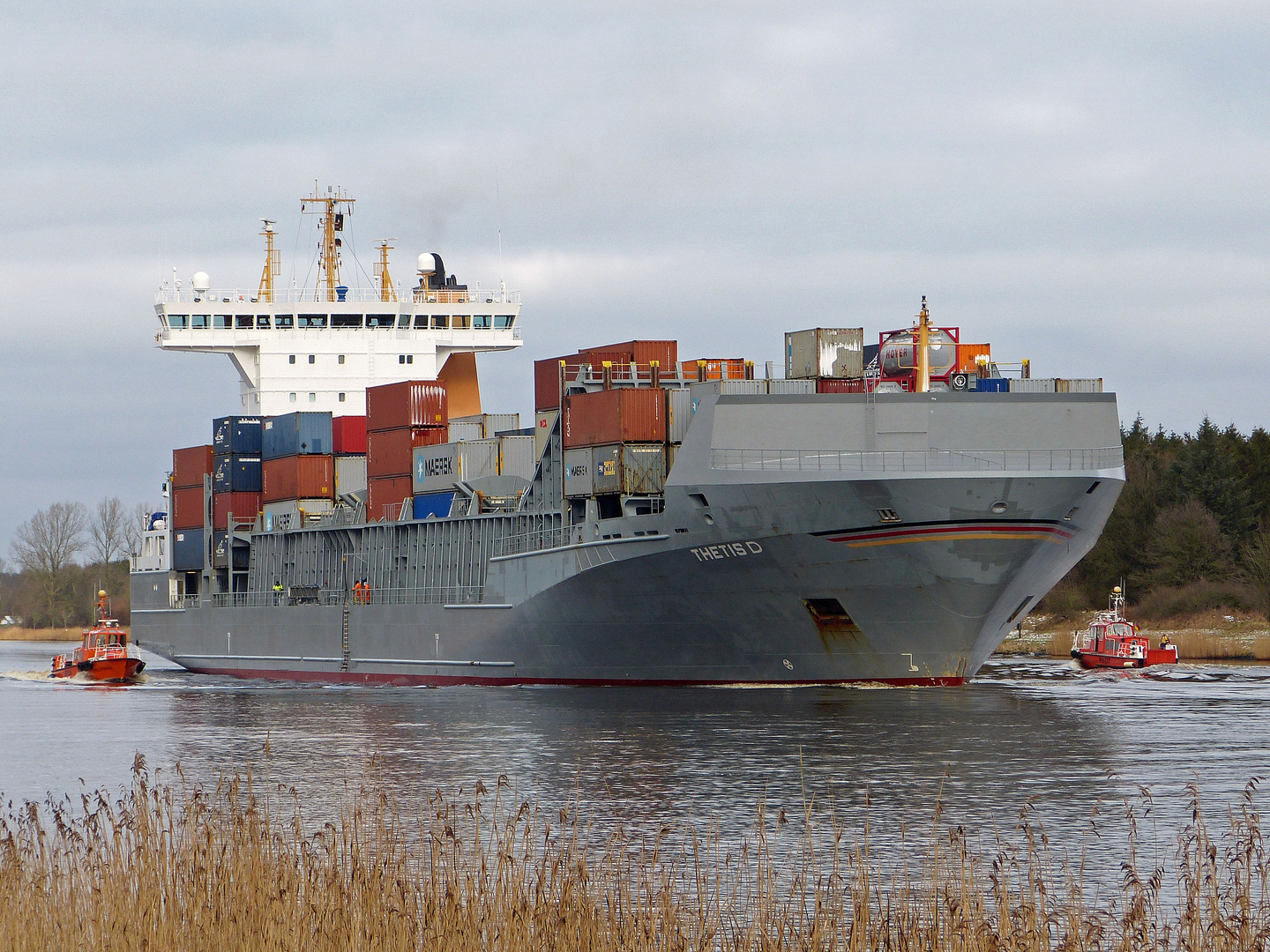 Containerfrachter Thetis D am 6.2.2013 im Kiel Canal bei Lotsenstation Rüsterbergen
