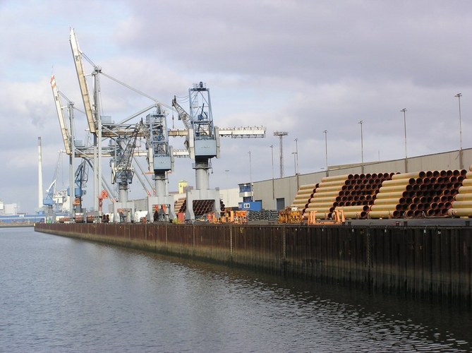 - Containerhafen Bremen -