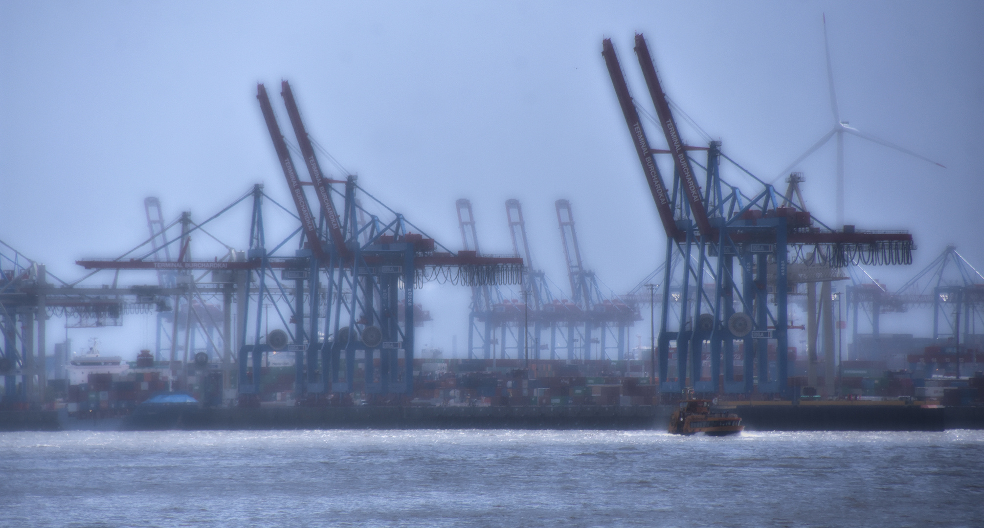 Containerhafen Hamburg ....