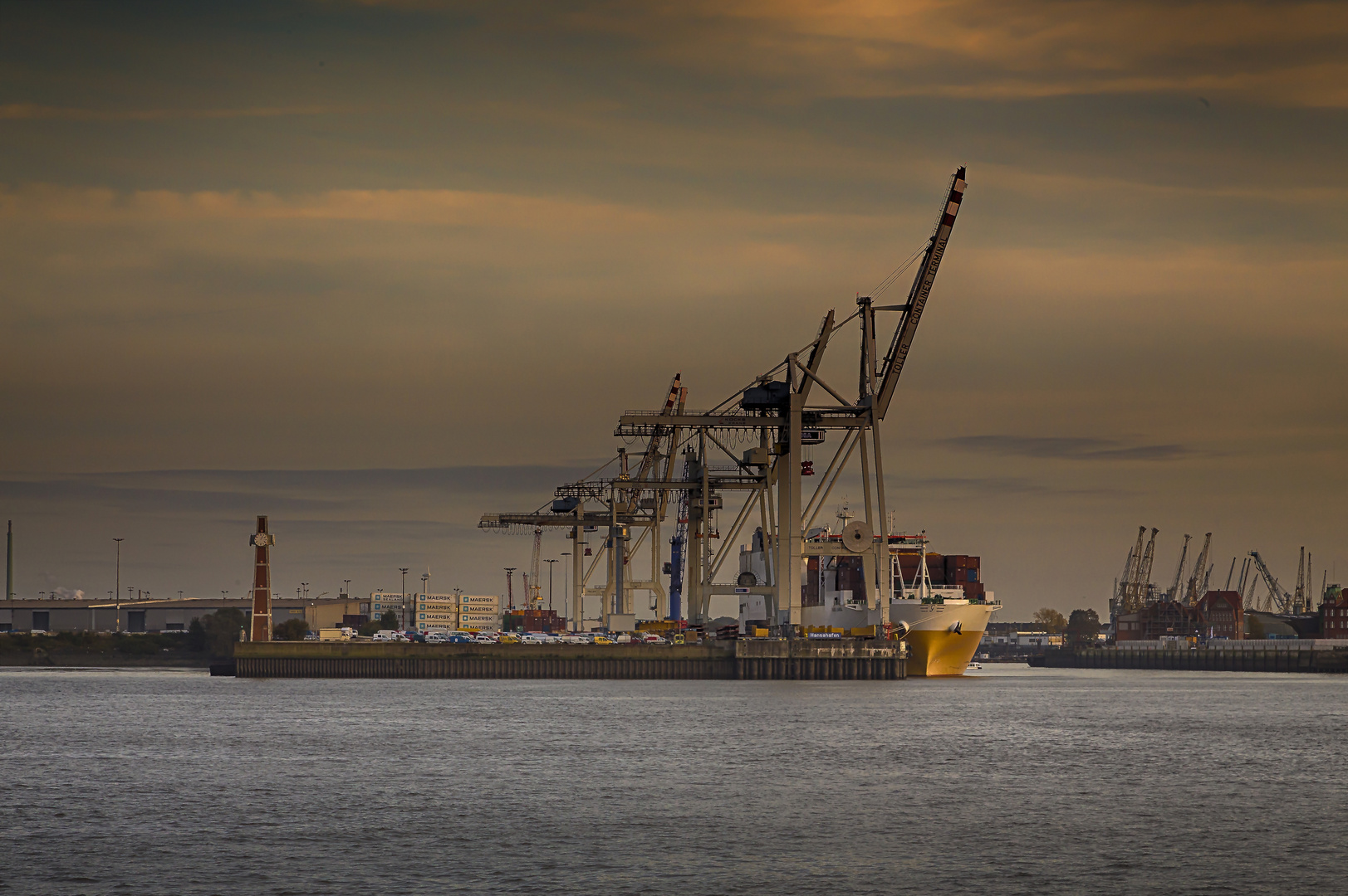 Containerhafen in Hamburg