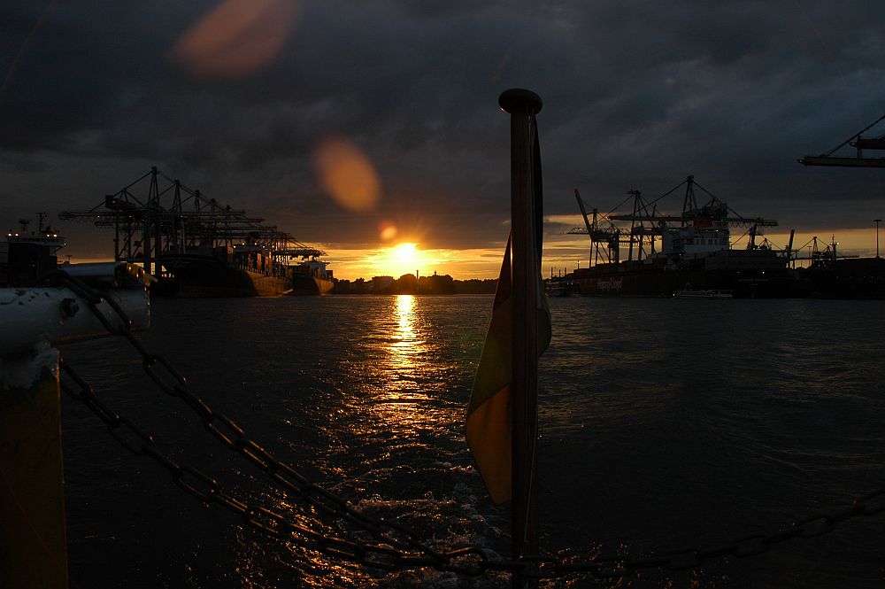 Containerhafen @ Night