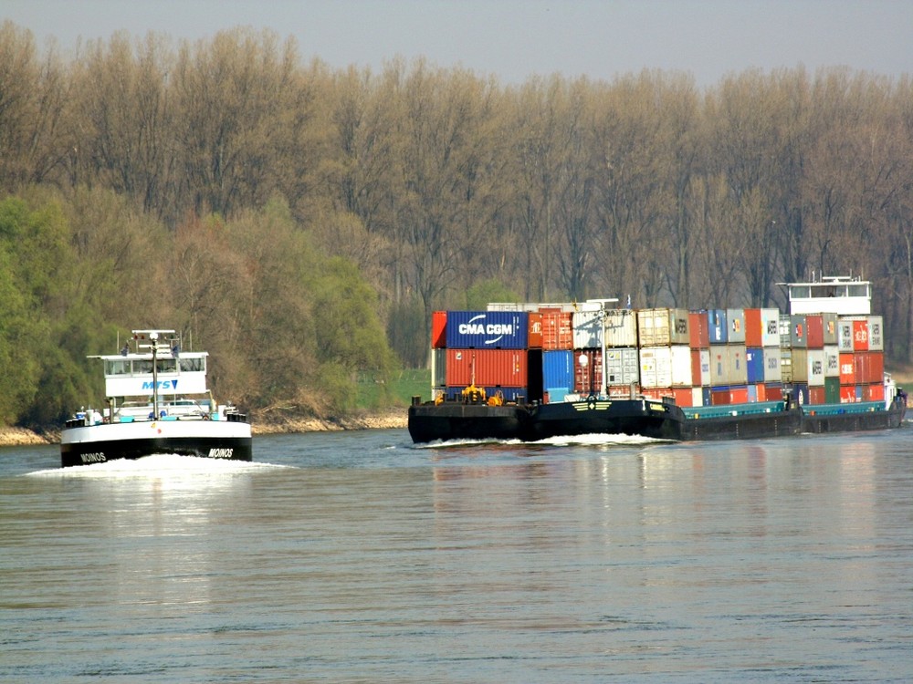 Containerschiff