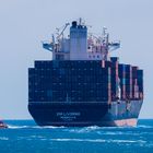 Containerschiff auf dem Bosporus II