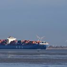 Containerschiff bei Glückstadt