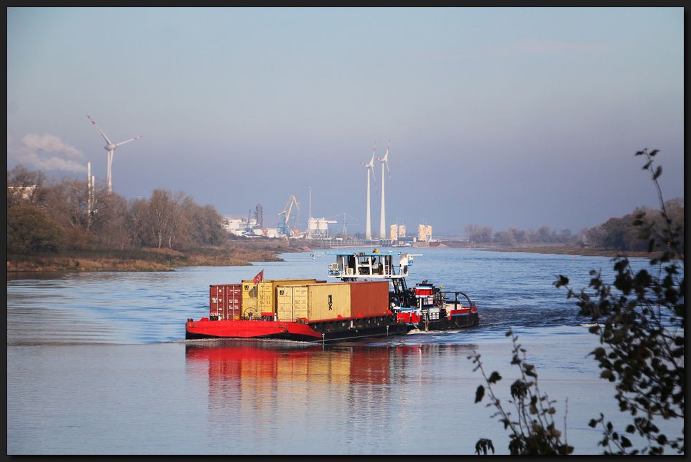 ...ContainerSchiff...