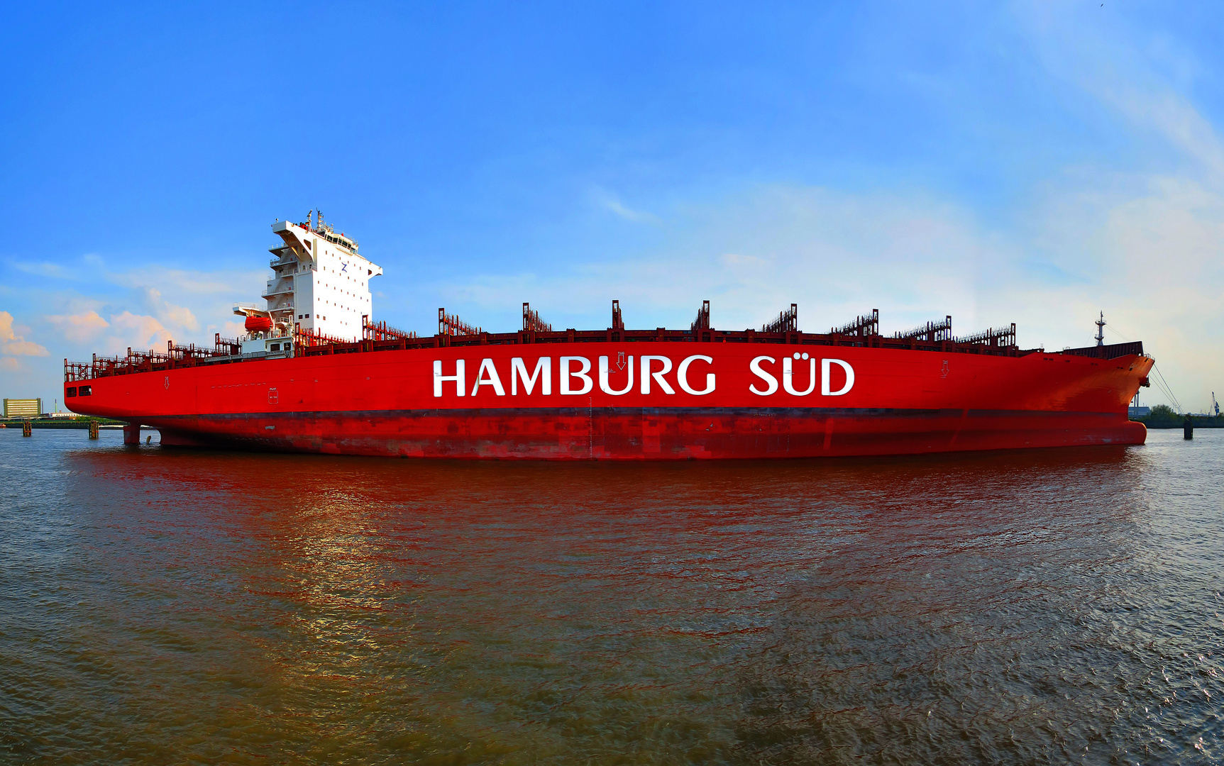 Containerschiff der HAMBURG-SÜD