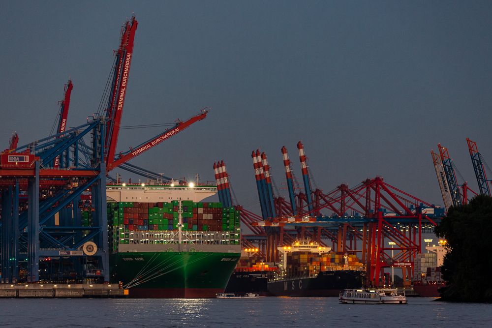 Containerschiff Evergreen Ace Hamburg