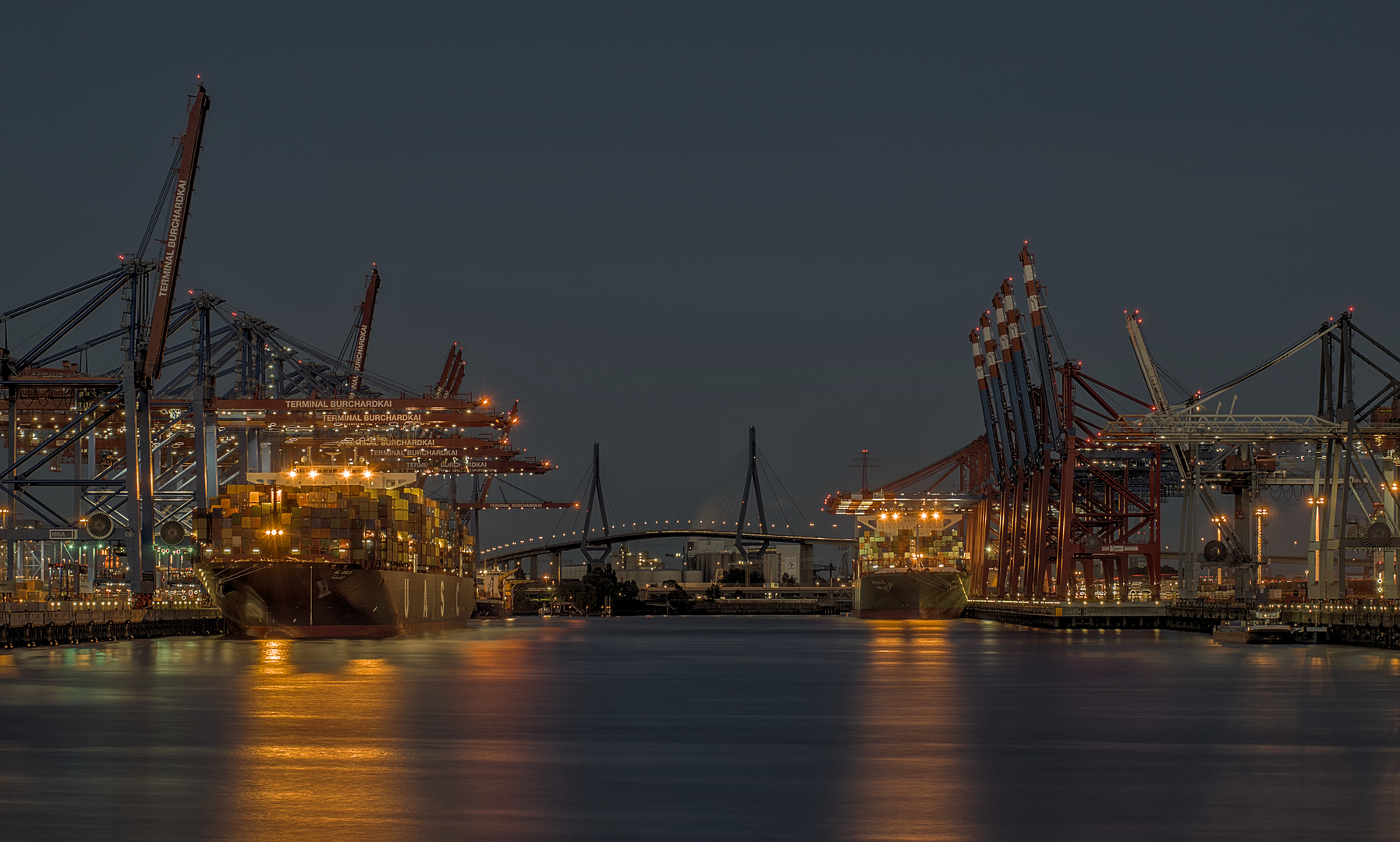 Containerschiff Hafen