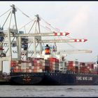 Containerschiff in HH