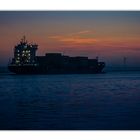 Containerschiff in Rotterdam