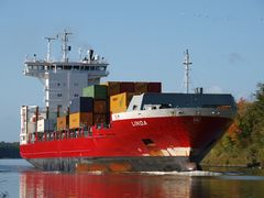 Containerschiff LINDA auf dem Nord-Ostsee-Kanal