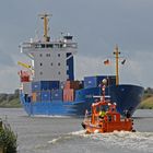 Containerschiff Richtung Kiel