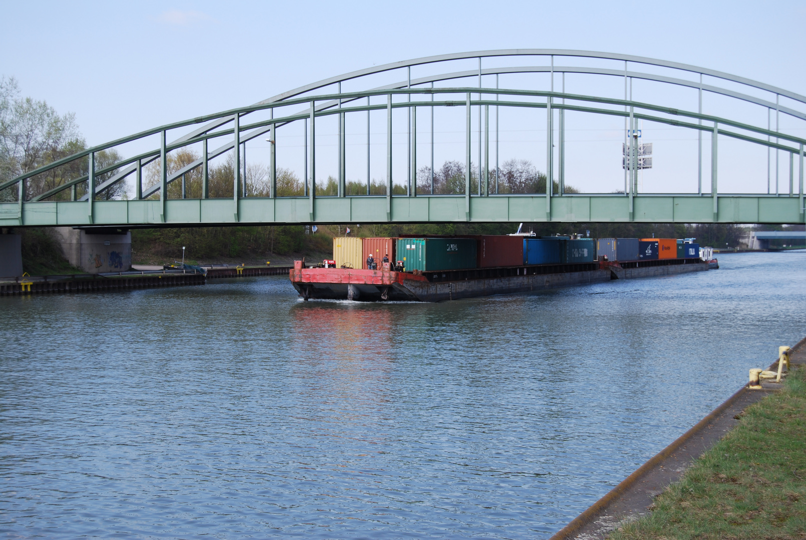 Containerschubverband auf dem Mittellandkanal bei Braunschweig