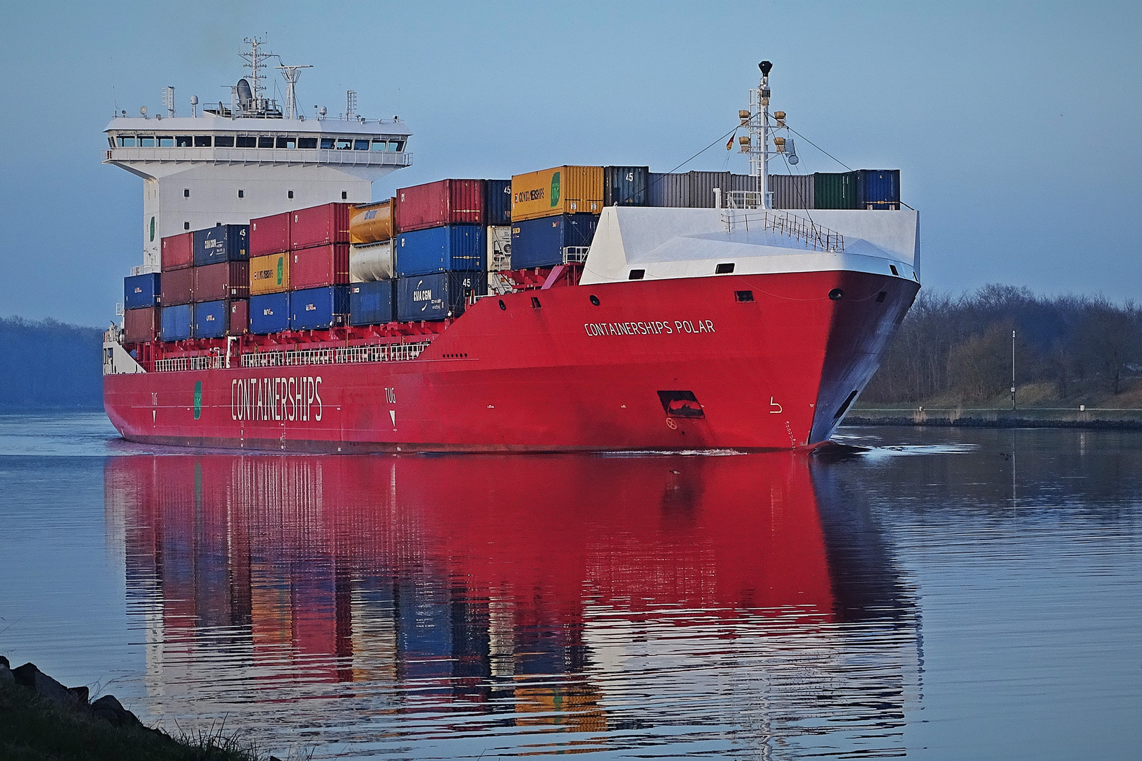 CONTAINERSHIPS POLAR 