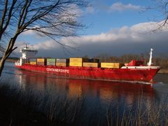 CONTAINERSHIPS VI fährt duch den Nordostseekanal