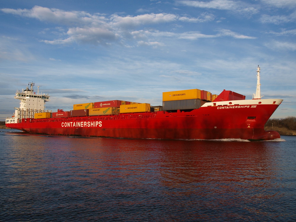 CONTAINERSHIPS VIII auf dem Nord-Ostsee-Kanal