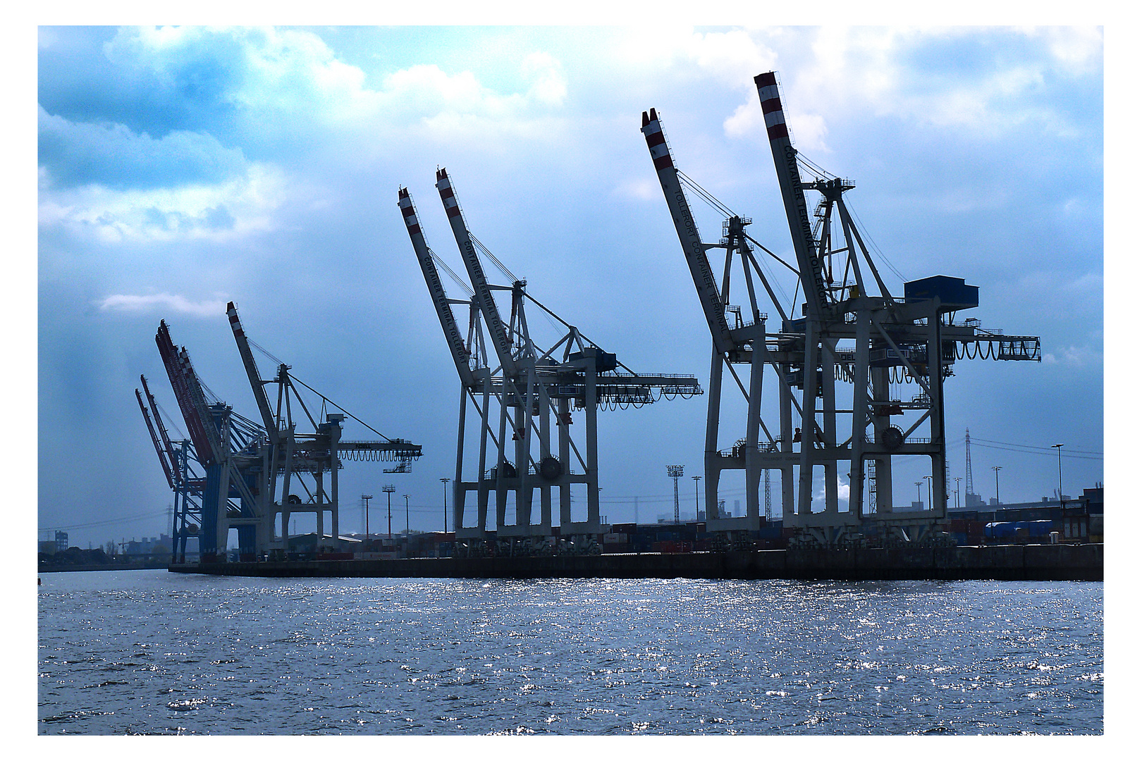 Containerterminals im Gegenlicht