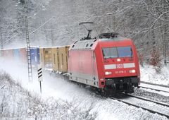 Containerzug mit 101 079-2