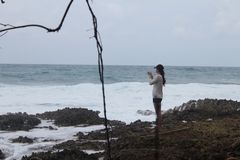 Contemplando  la mar, Capurgana