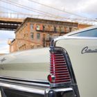 Continental vor Brooklyn Bridge NY