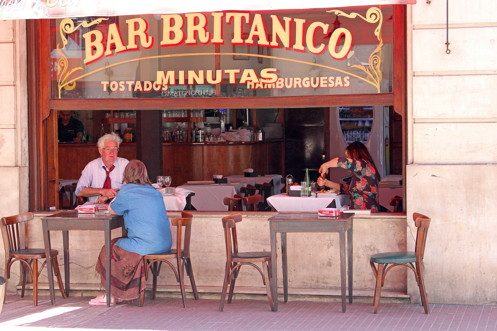 Conversation, Bar El Britanico