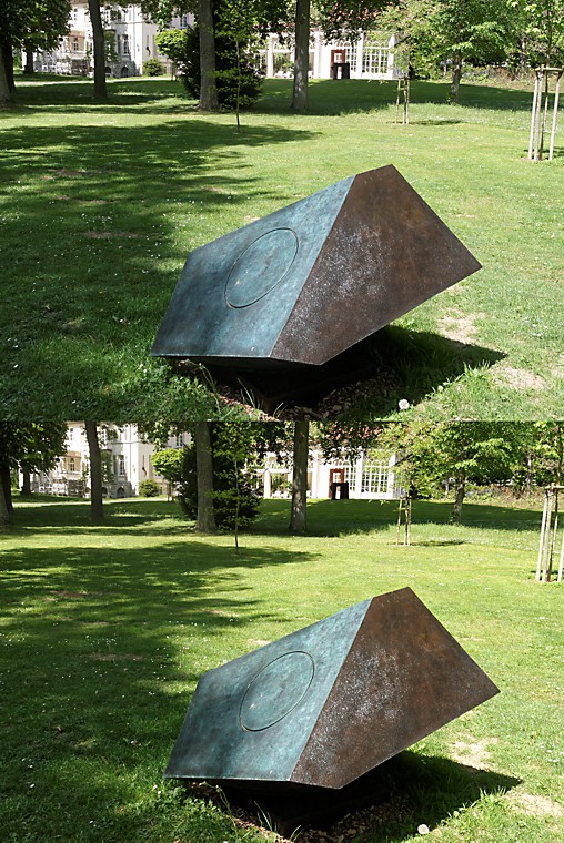 "Conversation with Magic" - Installation von Barbara Hepworth