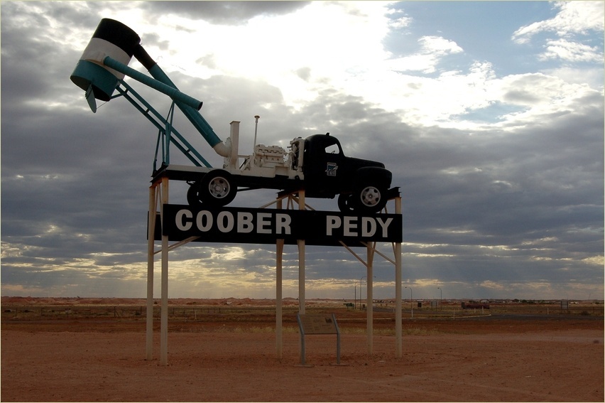 Coober Pedy- Wahrzeichen am Stuart Highway