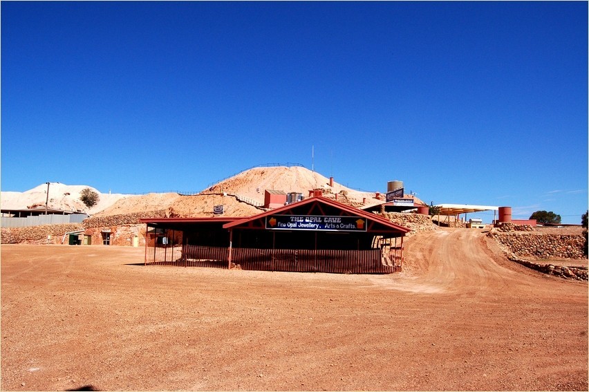 Coober Pedy- world' most important opal mining town