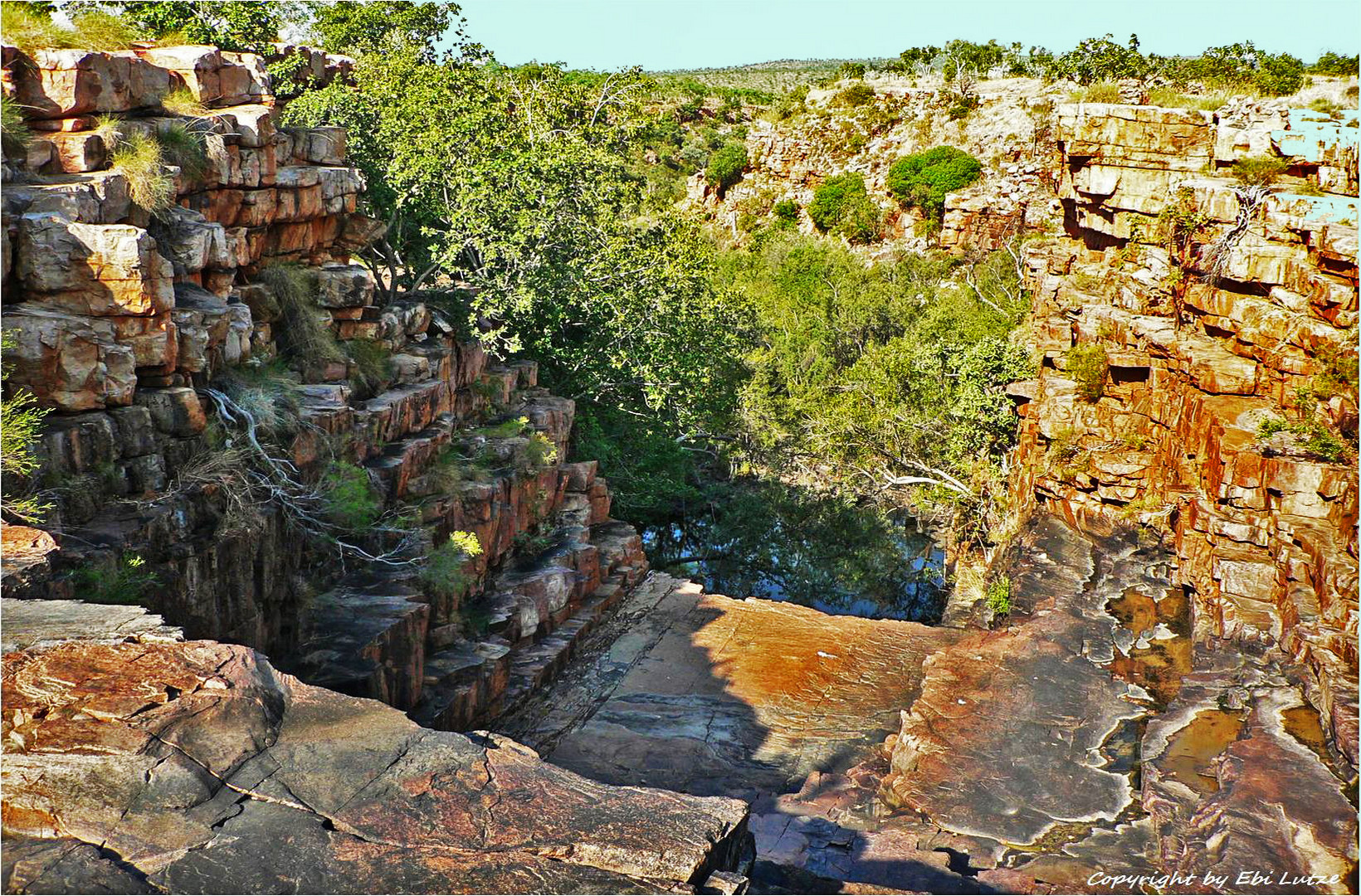 * Cool Water below / The Grotto WA *