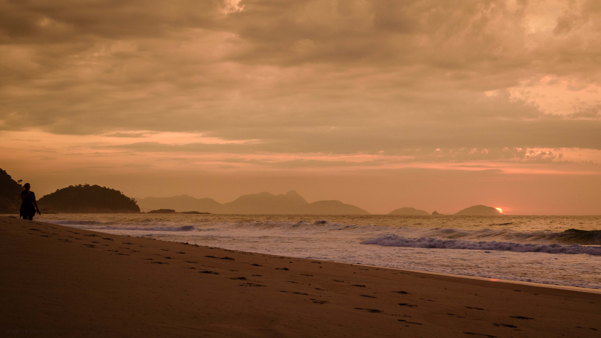 Copacabana Sunrise