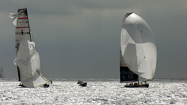 Coppa America 2005 (Trapani) il team francese rompe lo spinnaker