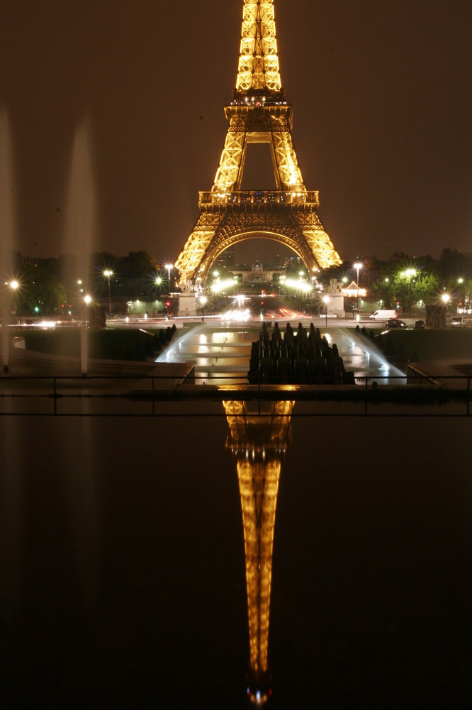 "Copyright Tour Eiffel - Illuminations Pierre Bideau"