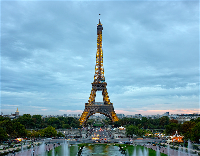 Copyright Tour Eiffel - Illuminations Pierre Bideau ( Paris Eiffelturm )
