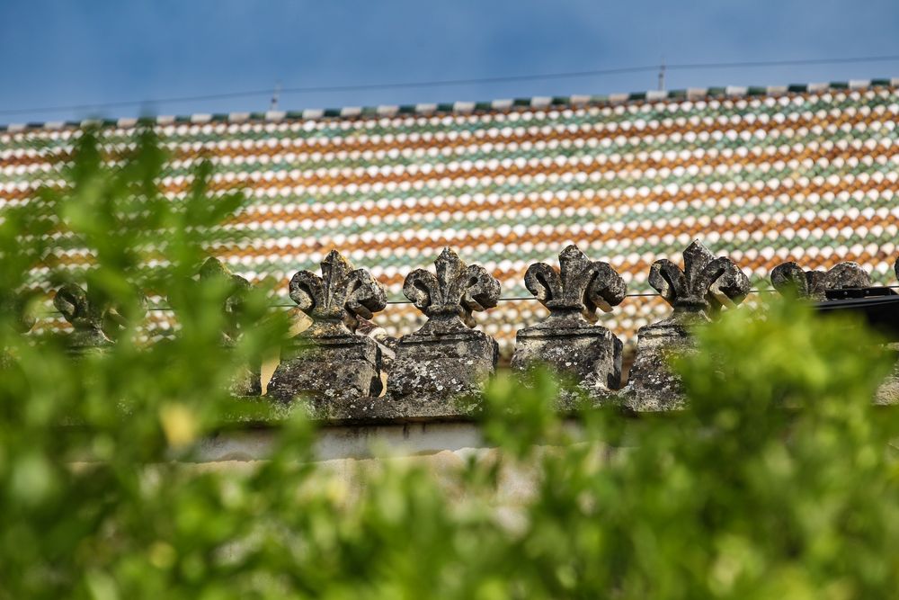 Cordoba, Buntes Dach mit Zinnen