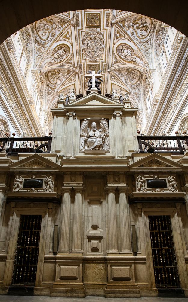 Cordoba, Mezquita, eine Kirche in der Kirche