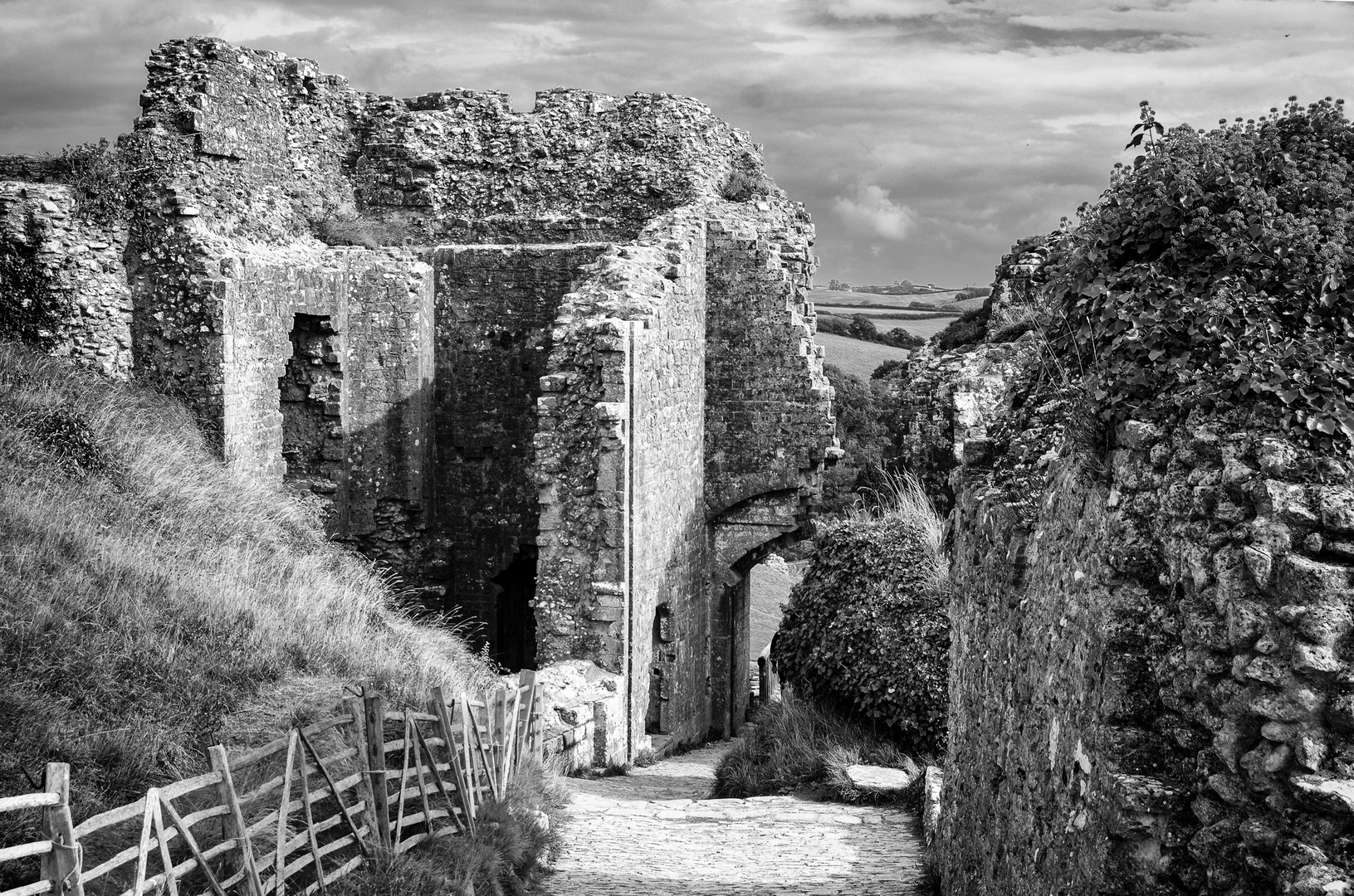 ... corfe castle IV ...