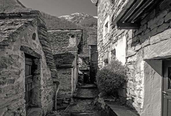 Corippo im Verzascatal