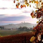 Cornice autunnale per San Gimignano