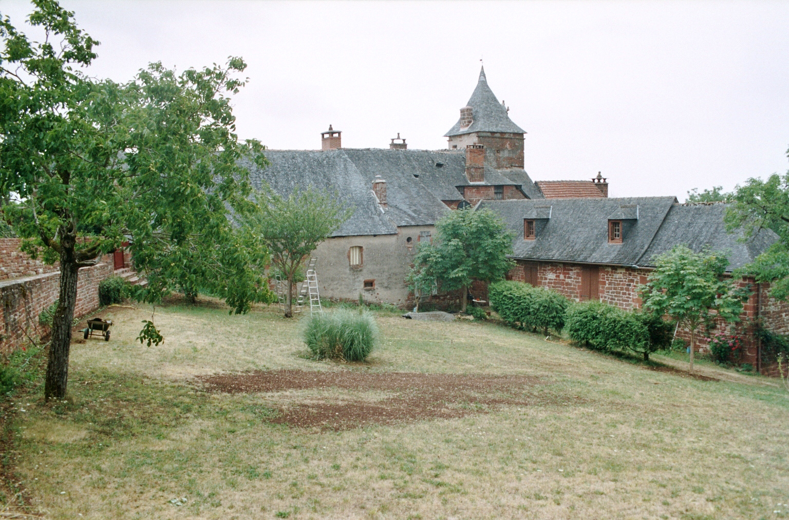 Corrèze: Castel de Maussac in Collonges-la-Rouge
