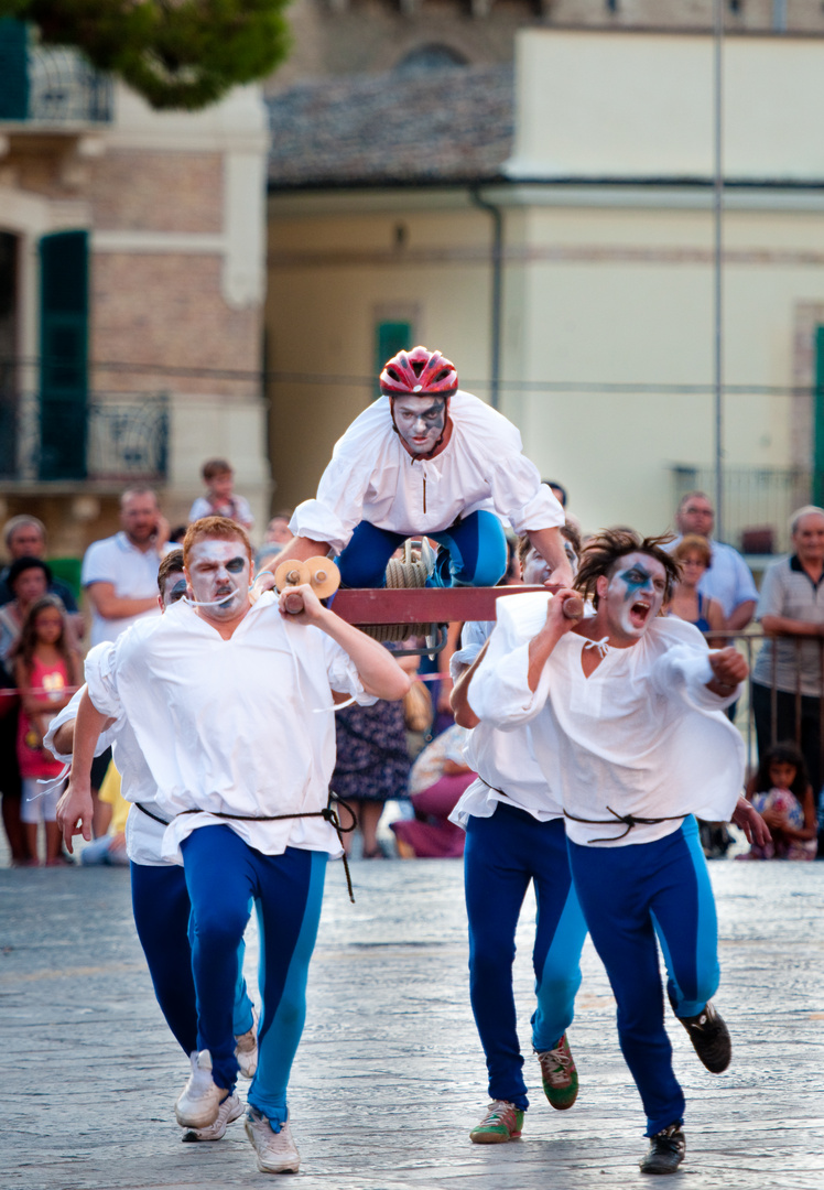 CORSA VERSO LA VITTORIA 04