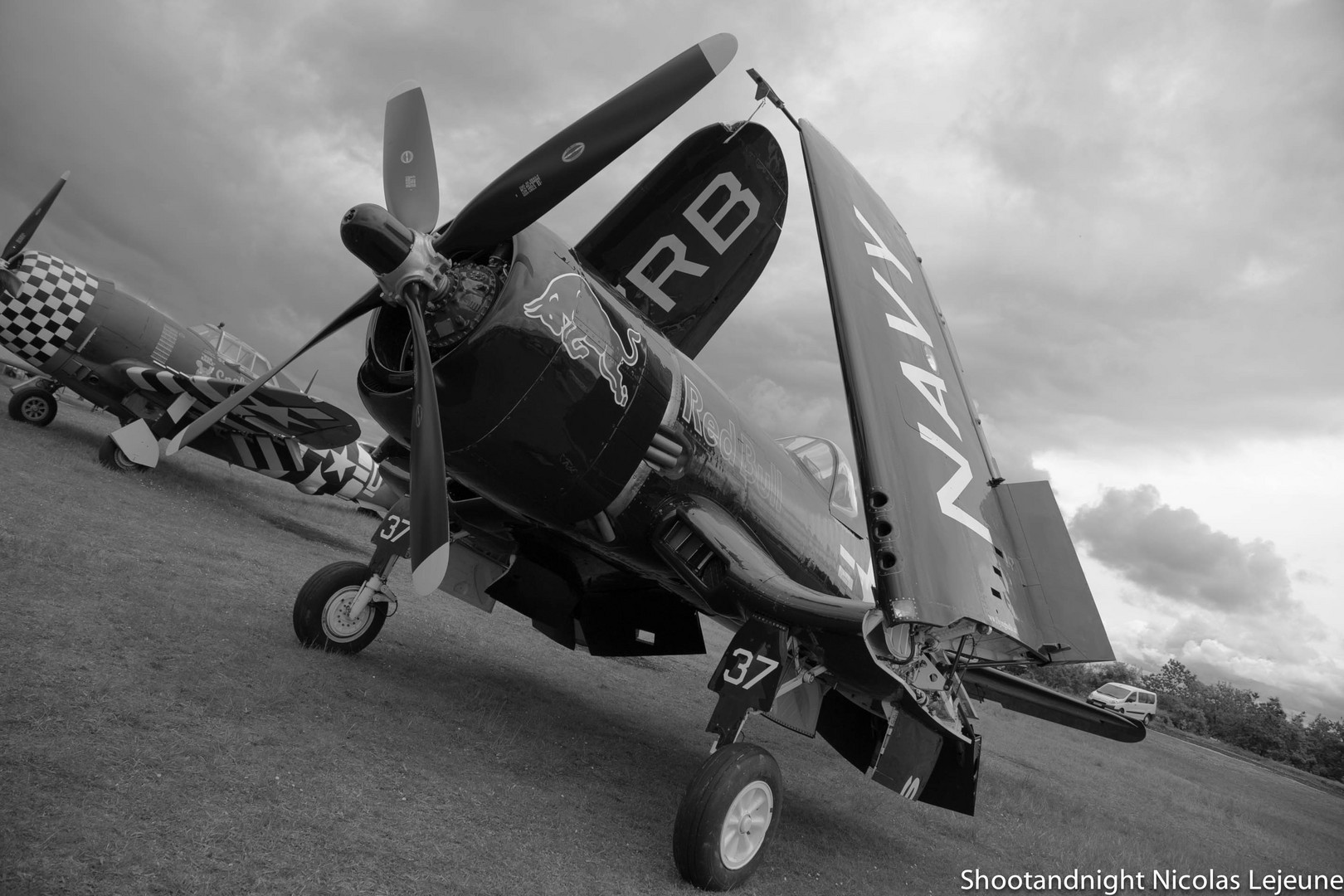 Corsair F4-U 4 Red Bull statique à la Ferté Alais 2013